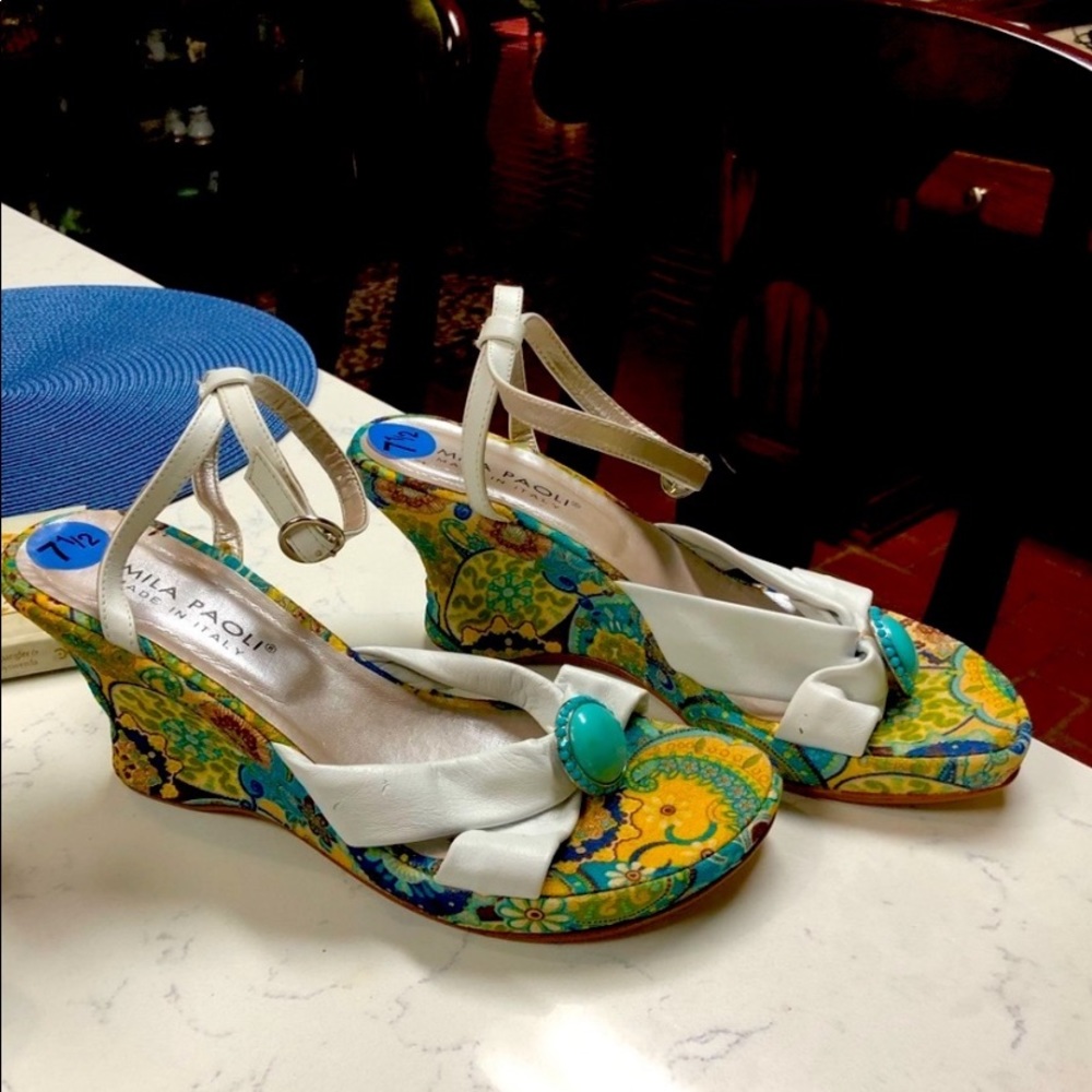 Shoes size 7.5 sandals Like New